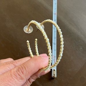 Kendra Scott birdie hoop earrings in ivory mother of Pearl